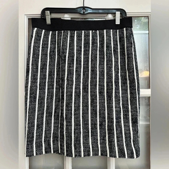Ann Taylor Dark Navy White Tweed Vertical Stripe Pencil Skirt Size 12 Large NWT - Picture 11 of 11